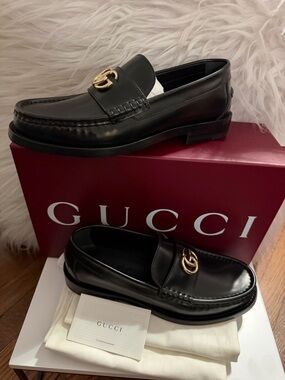 Gucci Women’s Black Leather Loafers with Gold Double GG NIB